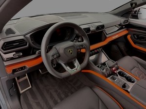 Urus Performante orange-accent steering wheel and dashboard